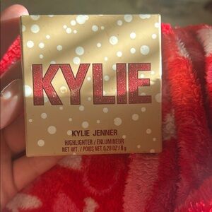 RARE! Kylie Highlighter 042 Winter Rose 🌹